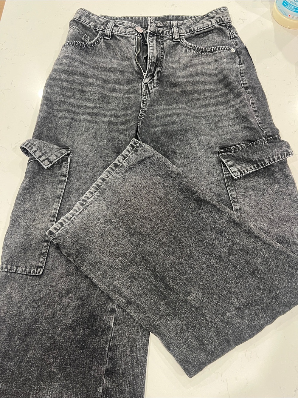 No Boundaries High Rise Gray Washed Cargo Jeans